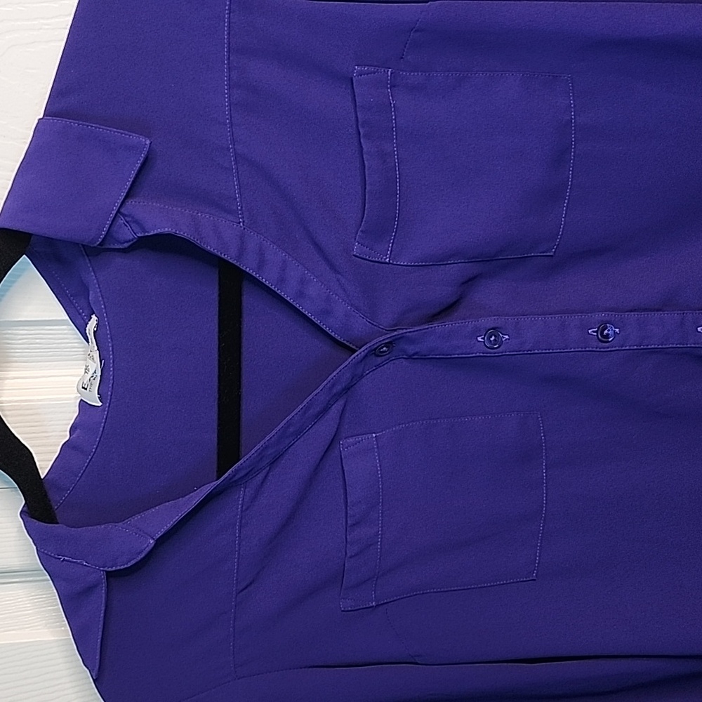 Express button down top - Picture 2 of 4